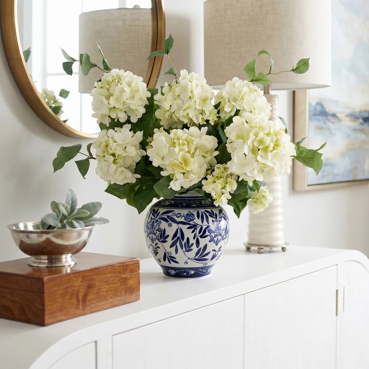 Ferrer Handcrafted Lifelike Hydrangea Ceramic Vase Arrangement